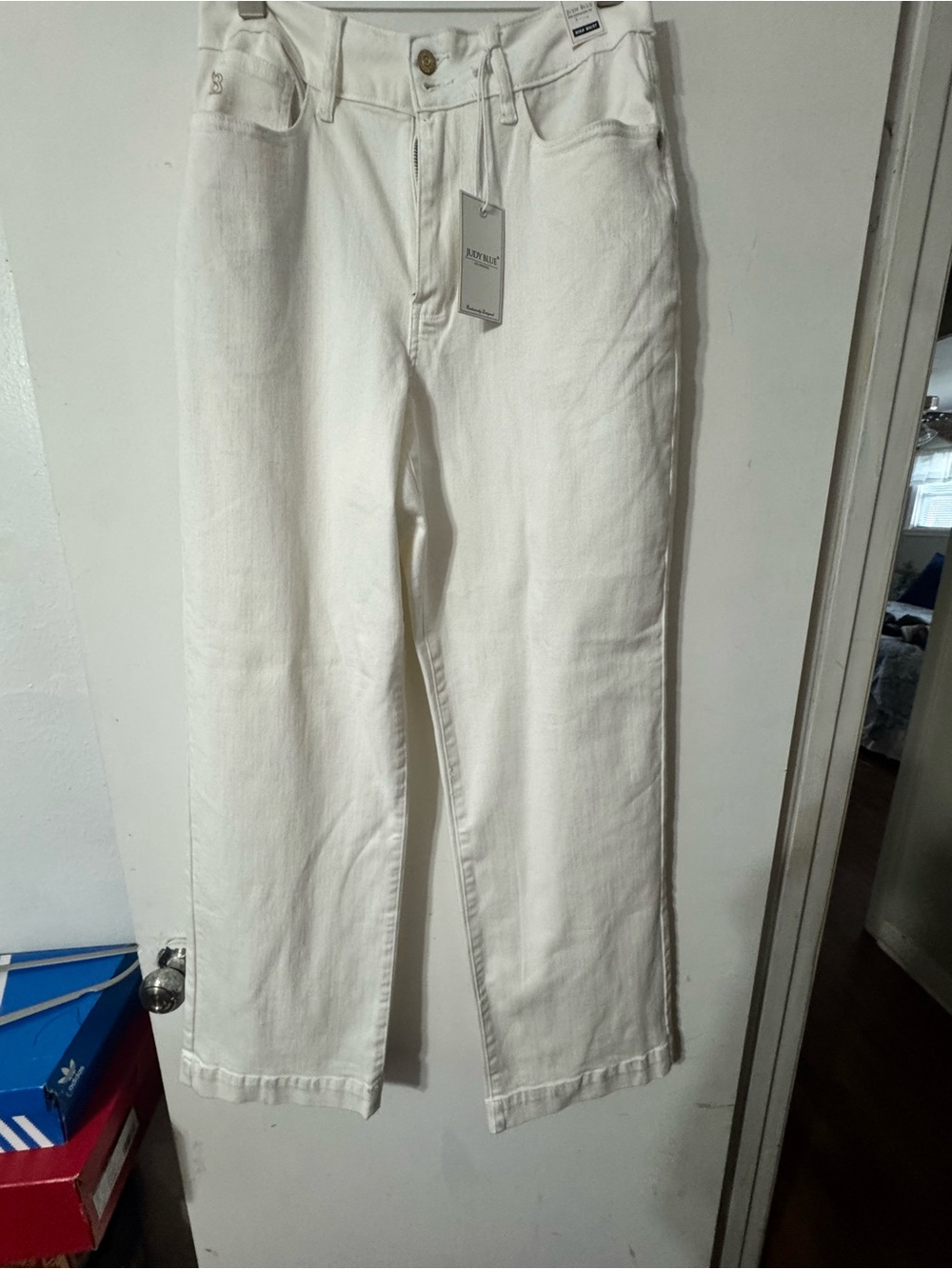 Judy Blue White Straight-Leg Jeans
